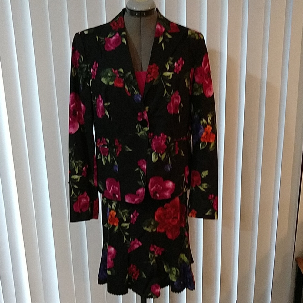 Grace Elements Suit with sleeveless knit top
